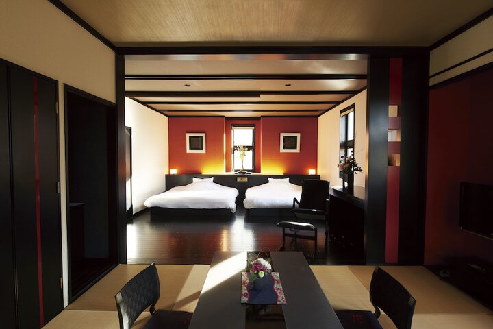 Room 8 of 64