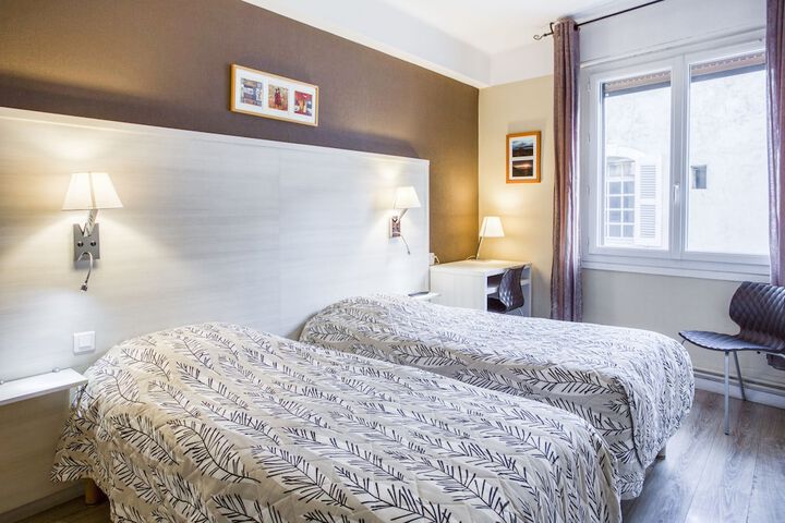 Room 10 of 41
