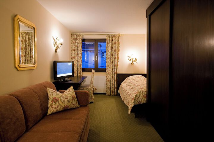 Room 15 of 128