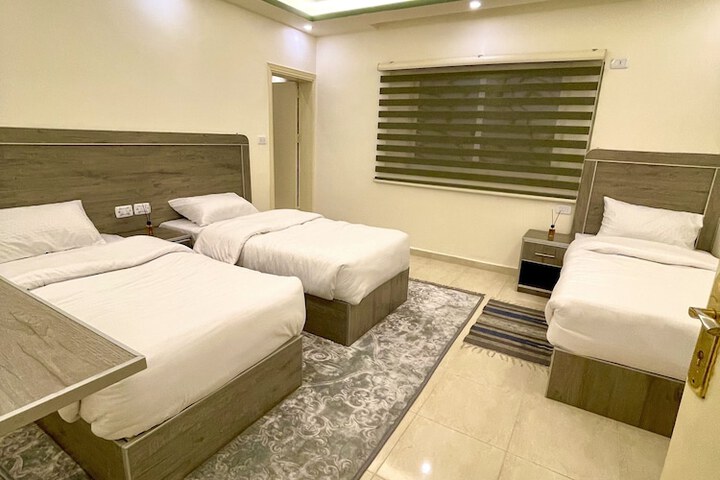 Room 6 of 39