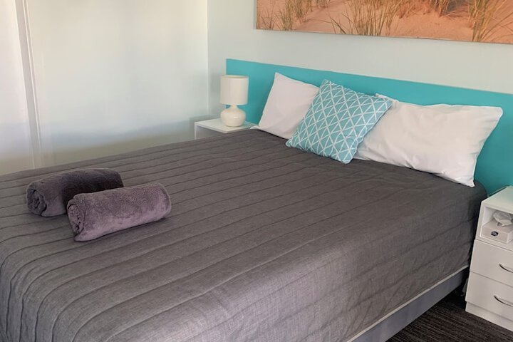 Room 10 of 65