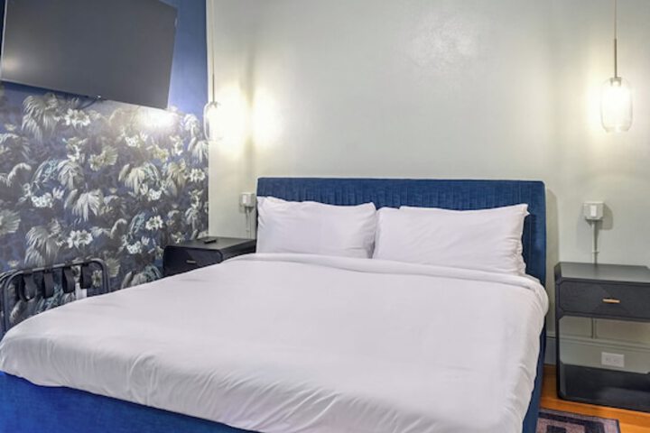 Room 28 of 79