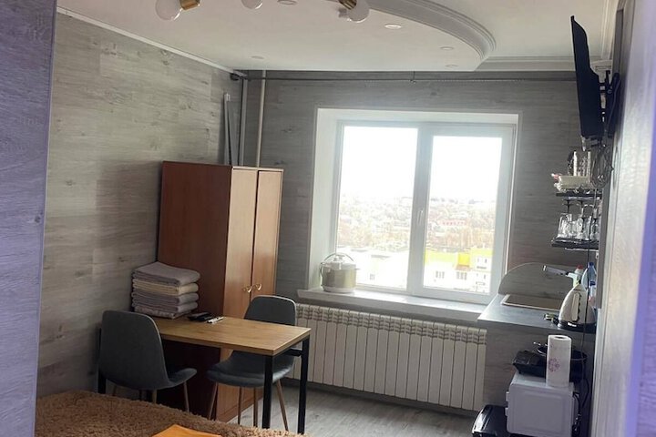 Room 16 of 106