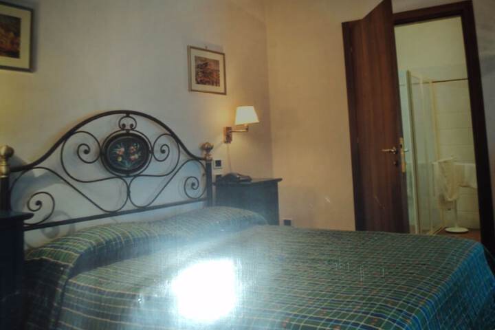 Room 4 of 67