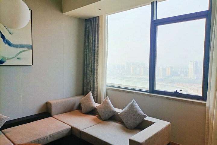 Room 21 of 49