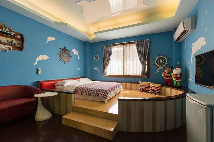 Room 13 of 43
