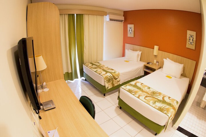 Room 6 of 38