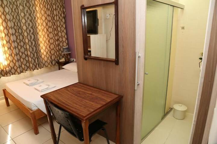 Room 19 of 64
