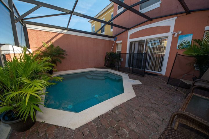 Pool 180 of 221