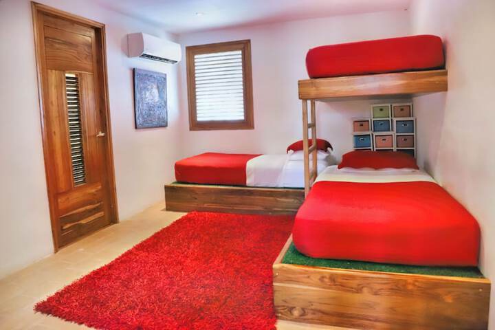 Room 23 of 134