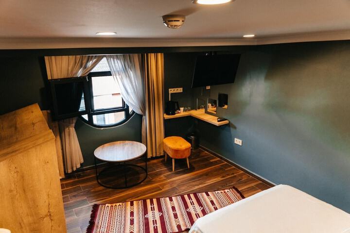 Room 15 of 30