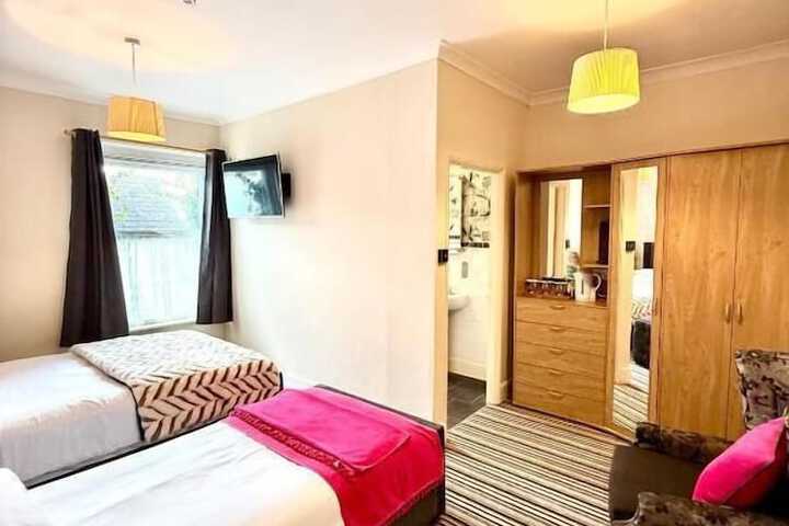 Room 30 of 66