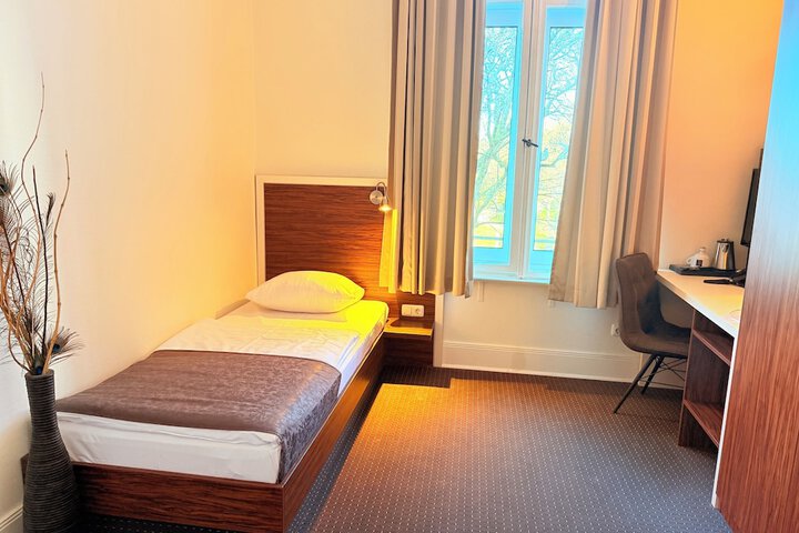 Room 8 of 49