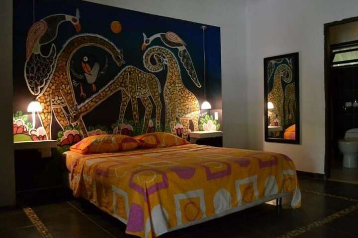 Room 6 of 12