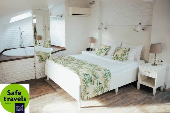 Room 27 of 58