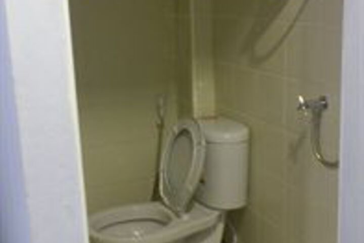 Room 3 of 38