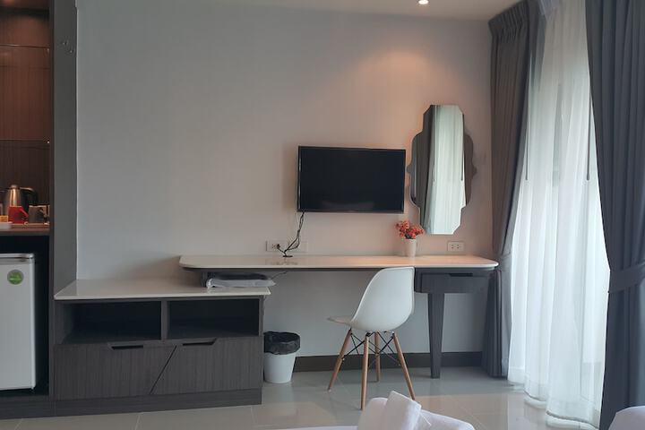 Room 28 of 77