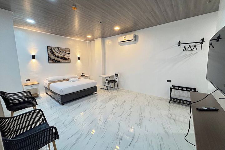 Room 13 of 96