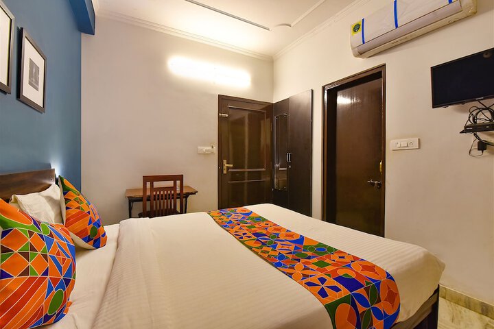 Room 15 of 37