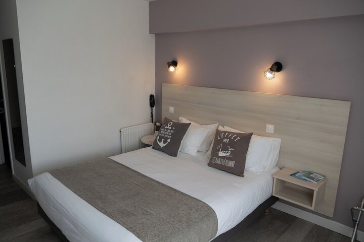 Room 8 of 54