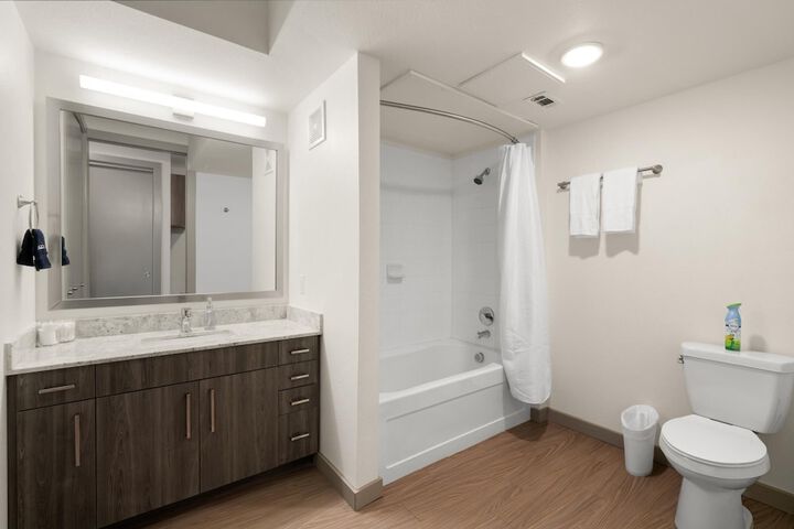 Room 8 of 16