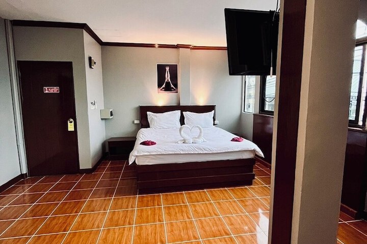 Room 16 of 34