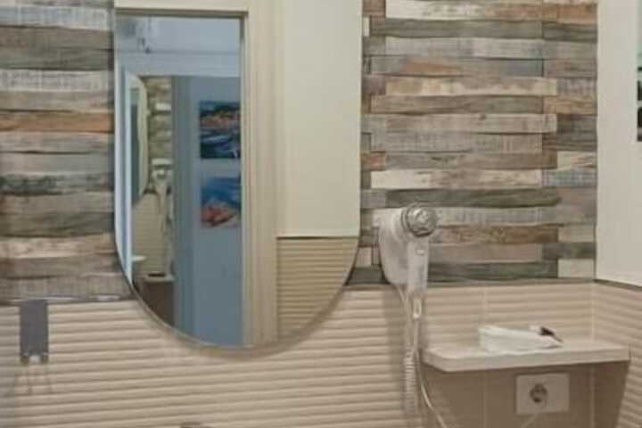 Room 20 of 53