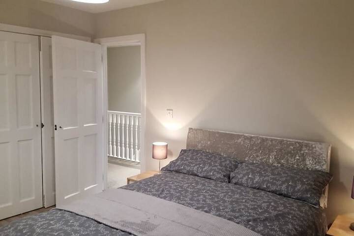 Room 5 of 8