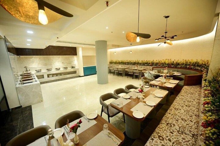 Dining 24 of 39