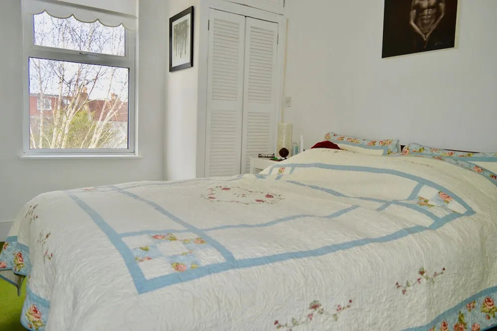 Room 2 of 9