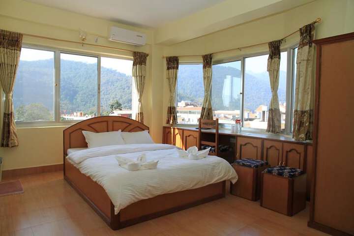Room 10 of 22