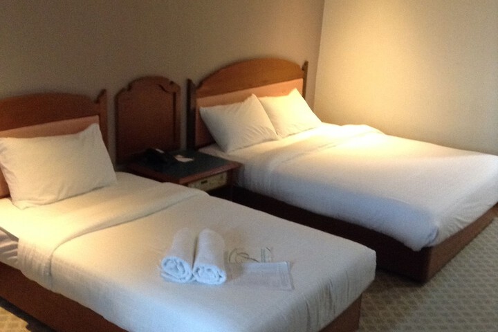 Room 8 of 32