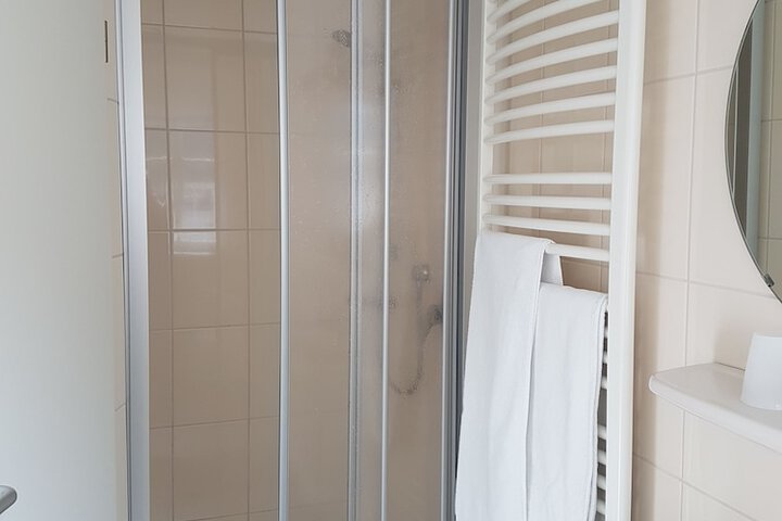 Room 12 of 21