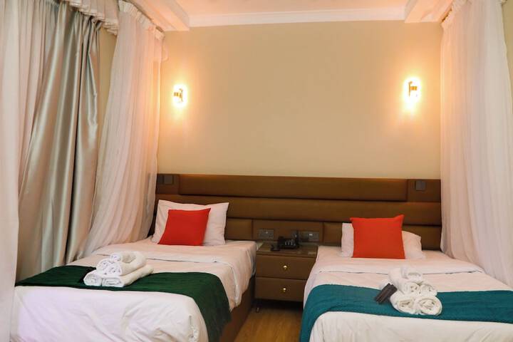 Room 8 of 17