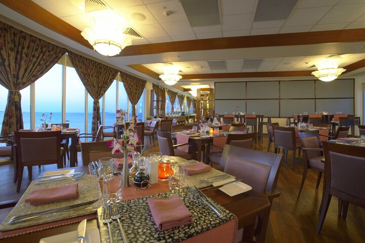 Dining 17 of 69