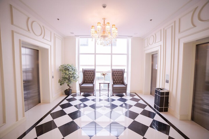 Ballroom/Hall 41 of 55