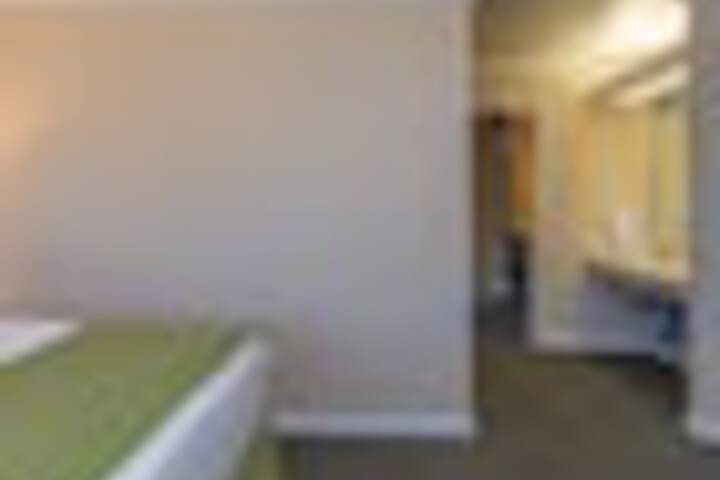 Room 44 of 114