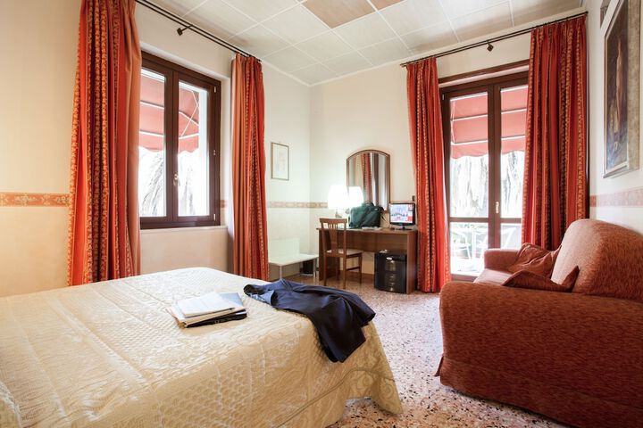 Room 34 of 46