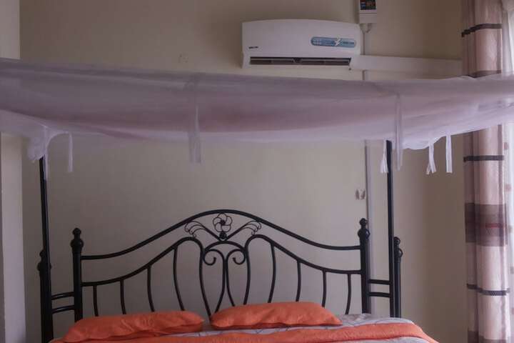 Room 6 of 52