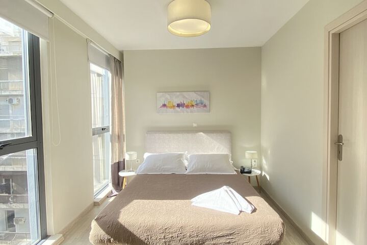 Room 32 of 69