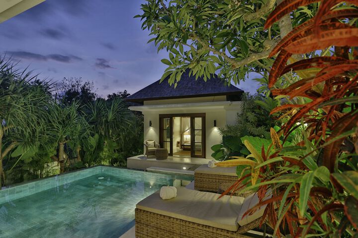Pool Hotel