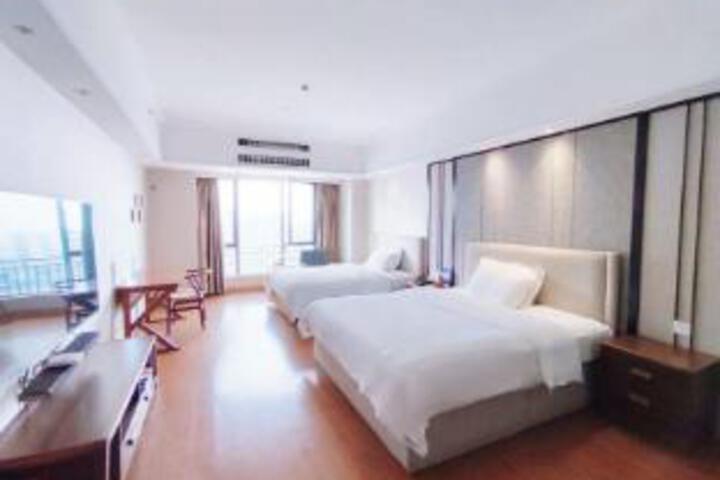 Room 8 of 8