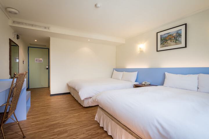 Room 10 of 48