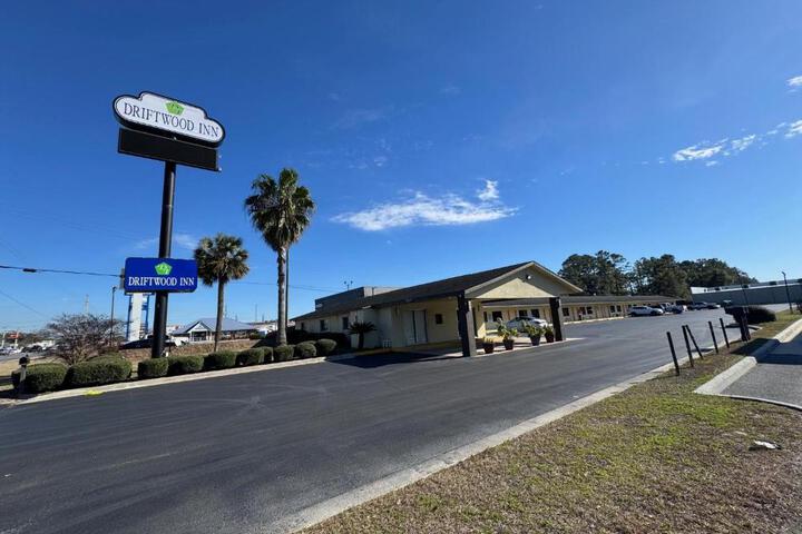 Driftwood Inn - Lake City in Lake City, FL