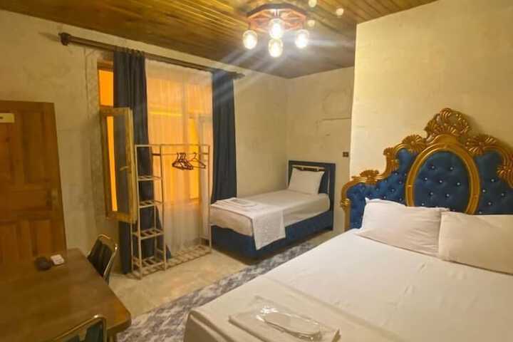 Room 6 of 19