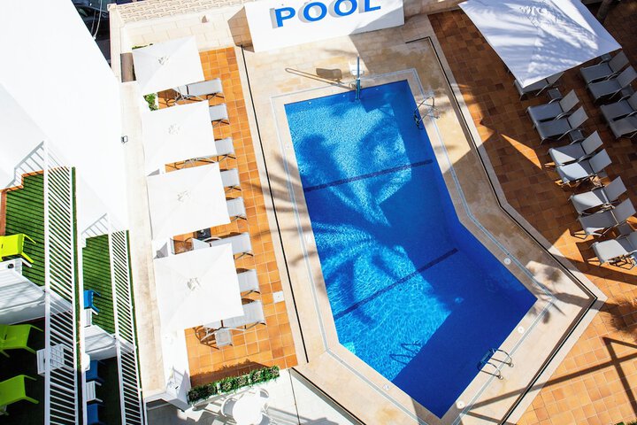 Pool Hotel