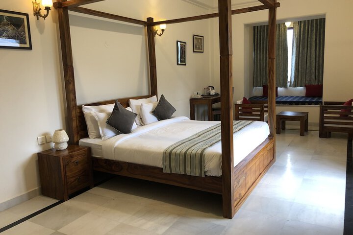 Room 9 of 80