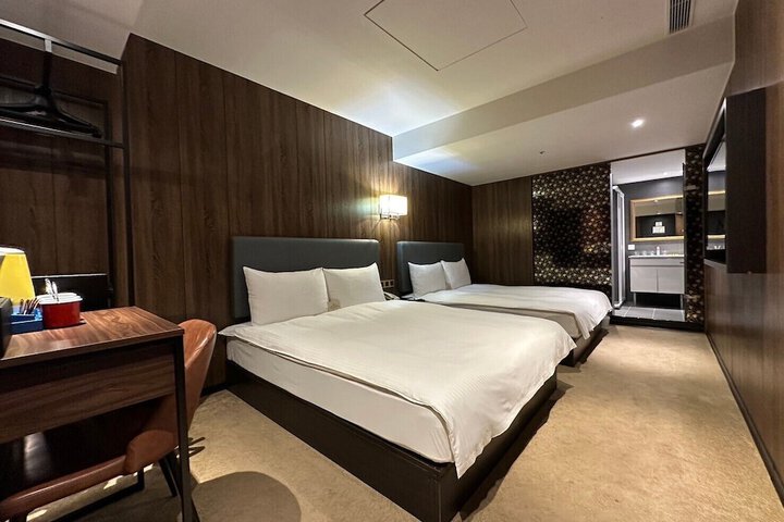 Room 8 of 36