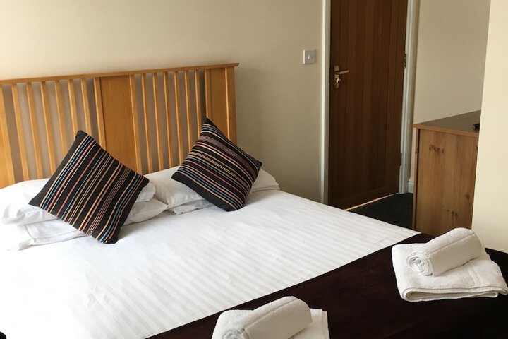 Room 5 of 28