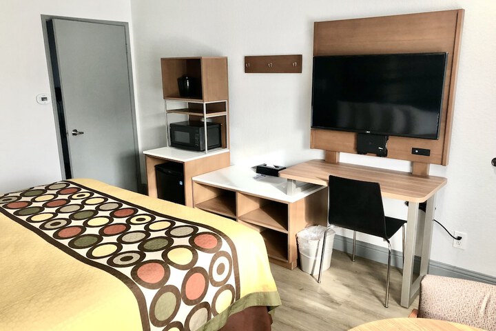 Room 56 of 76